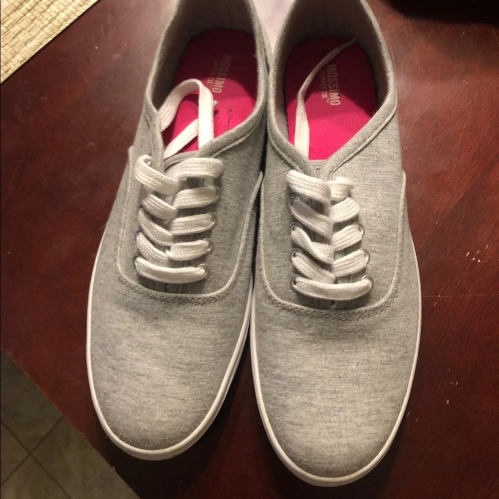 Women’s shoes